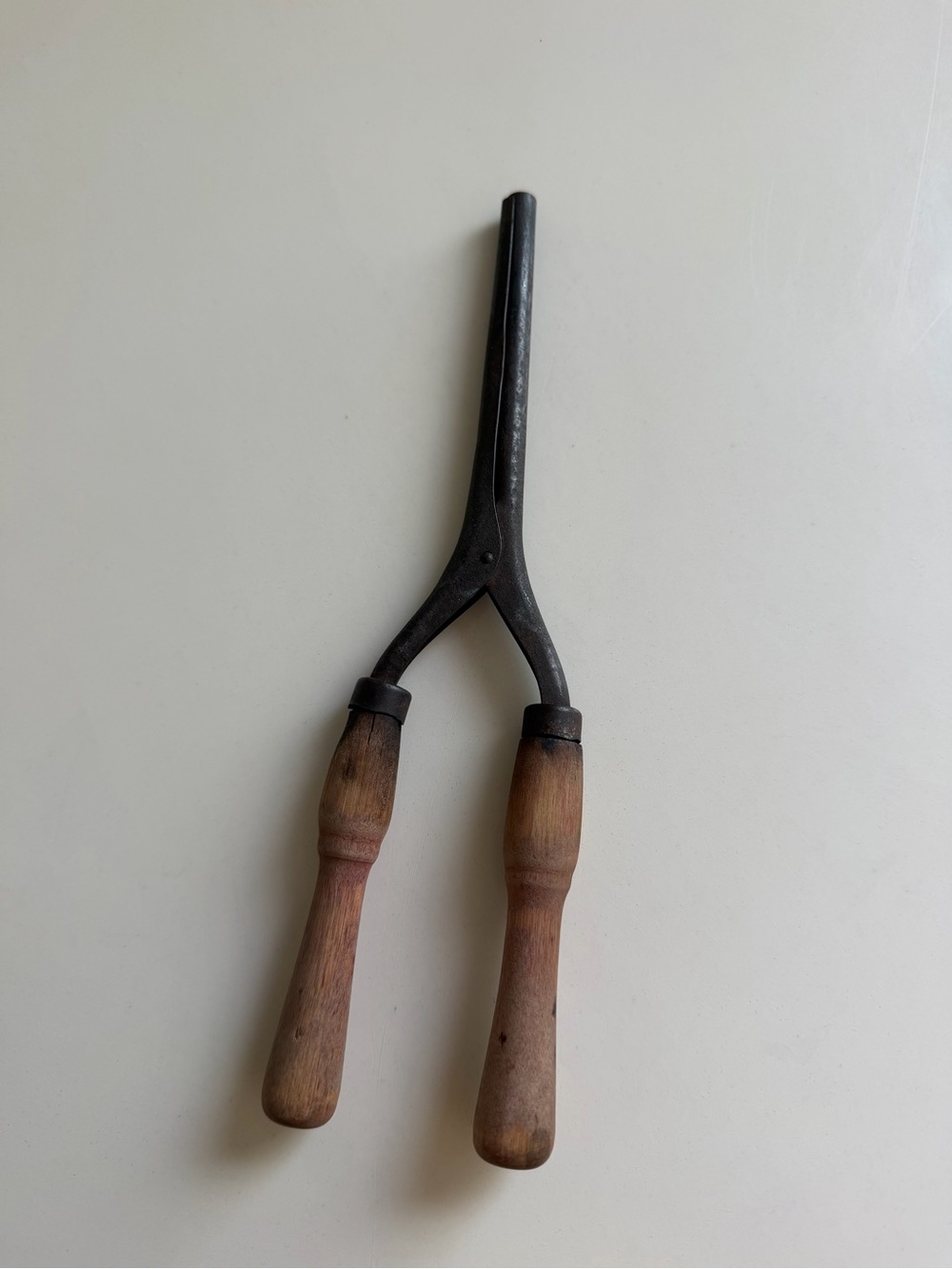 Vintage Victorian Hair Curling Tongs Primitive Beauty Decor 9"